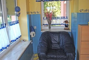 wassollichmitnerledercouch ledercouch? schlitz ich auf.